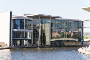 bundeskanzleramt. Kanzleramt