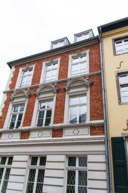 dusseldorf quay günbatımında cepheler