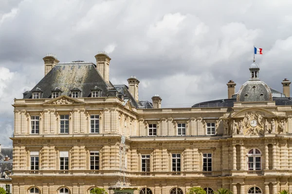 Фасад Люксембургского дворца — стоковое фото