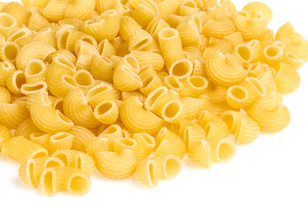 Pasta italiana (macarrones) aislada sobre fondo blanco — Foto de Stock