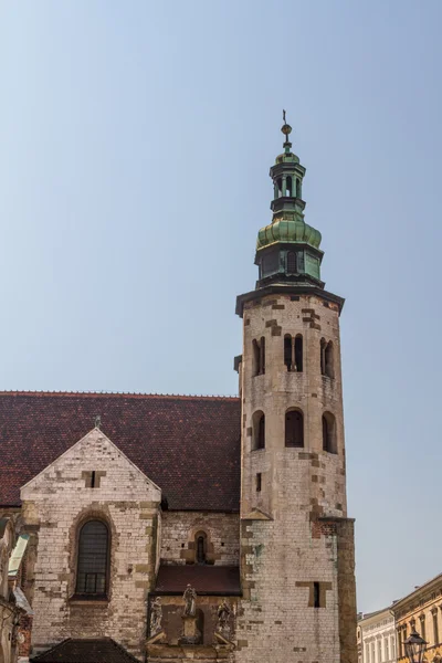 Romanska kyrkan St andrew tower i krakow — Stockfoto