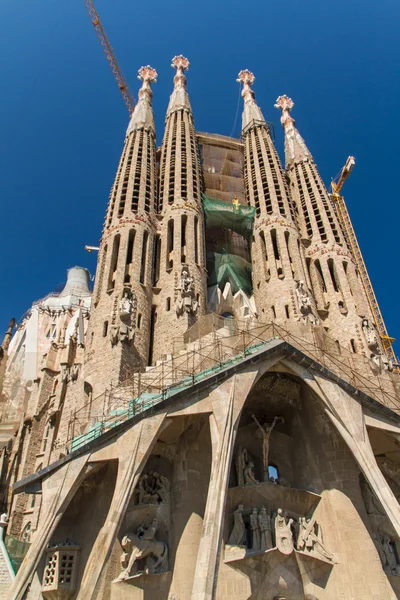 BARCELONA, ESPANHA-JUNHO 25: Sagrada Família em JUNHO 25, 2012: La — Fotografia de Stock