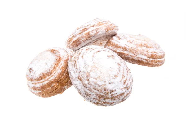 Alça de deliciosos biscoitos isolados no fundo branco — Fotografia de Stock