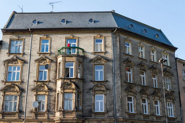 Překrásná Fasáda domu starého města v Krakově, Polsko — Stock fotografie