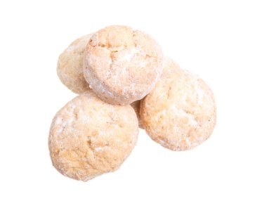 Beyaz arka planda izole edilmiş tatlı kurabiyeler.