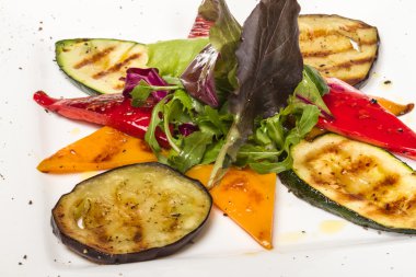 ızgara sebzeler (kabak, patlıcan, biber,)