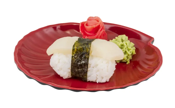 Sushi quente com fatia de vieira isolada no fundo branco — Fotografia de Stock