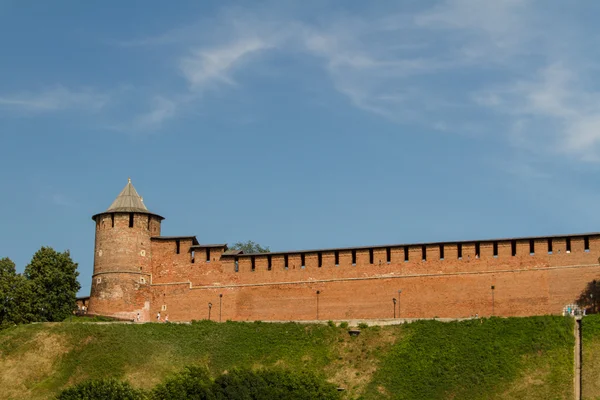 Ściany Kremla w Niżnym Nowogrodzie w lecie. Rosja — Zdjęcie stockowe