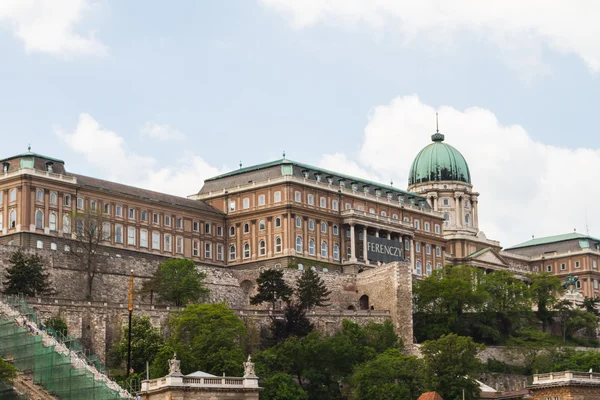 Historischer königlicher Palast in Budapest — Stockfoto