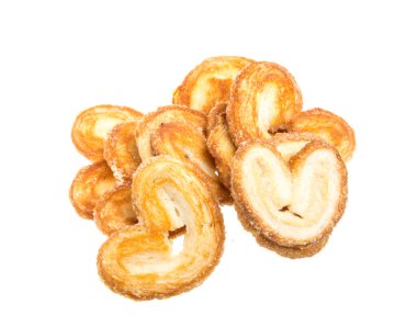 Beyaz arka planda izole edilmiş tatlı kurabiyeler.