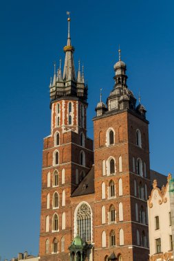 St Mary's Basilica (Mariacki Kilisesi) - ünlü tuğla Gotik chur