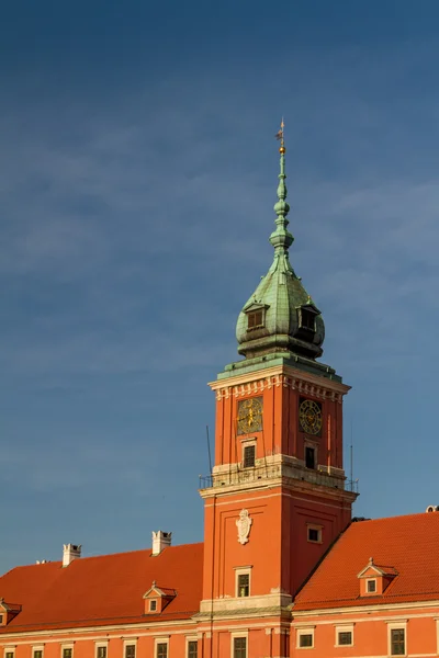 Warsaw, Lengyelország. régi town - híres királyi vár. UNESCO Világörökség. — Stock Fotó