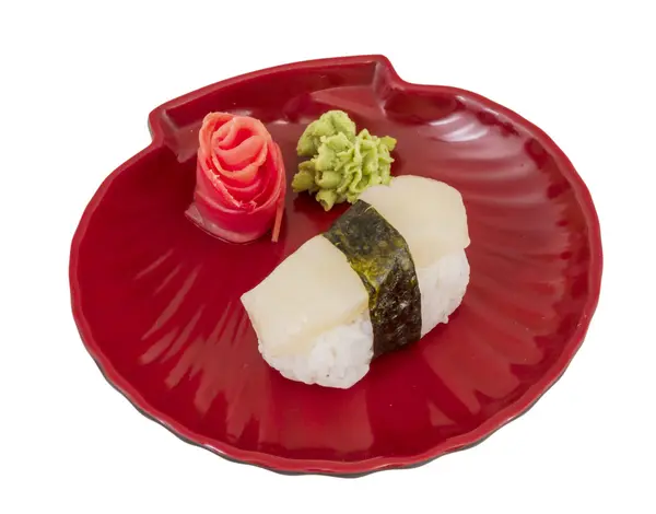 Sushi hotate met schijfje mantel geïsoleerd op witte achtergrond — Stockfoto