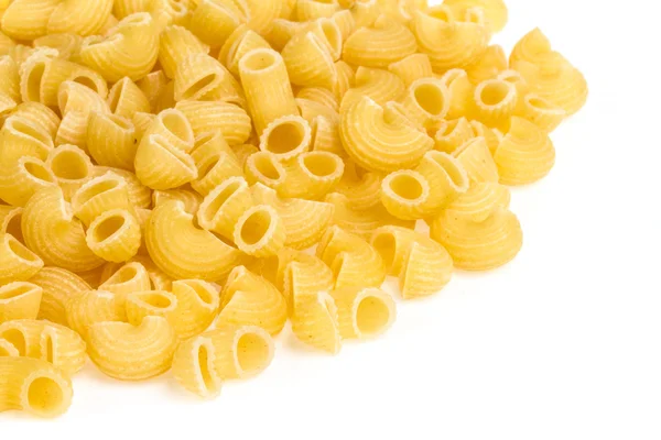 Pasta italiana (macarrones) aislada sobre fondo blanco — Foto de Stock