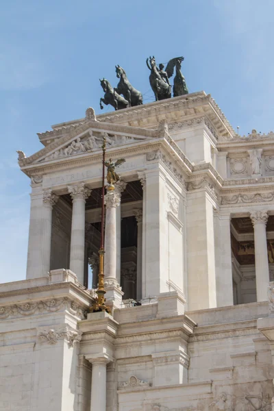 Equestrian monument to Victor Emmanuel II near Vittoriano at day — Stock Photo, Image