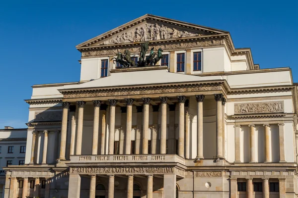 Warschau, Polen - Nationales Opernhaus und Nationaltheater gebaut — Stockfoto