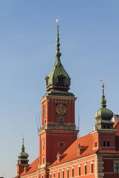 Warschau, Polen. Altstadt - berühmte königliche Burg. UNESCO-Weltkulturerbe. — Stockfoto