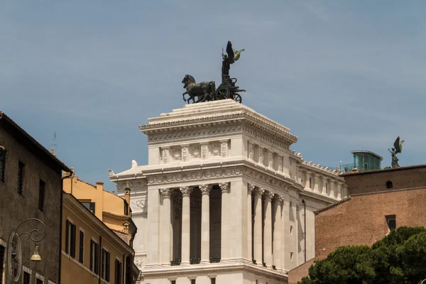 Ιππασίας μνημείο Βίκτωρ Εμμανουήλ β΄ κοντά vittoriano ημέρα — Φωτογραφία Αρχείου
