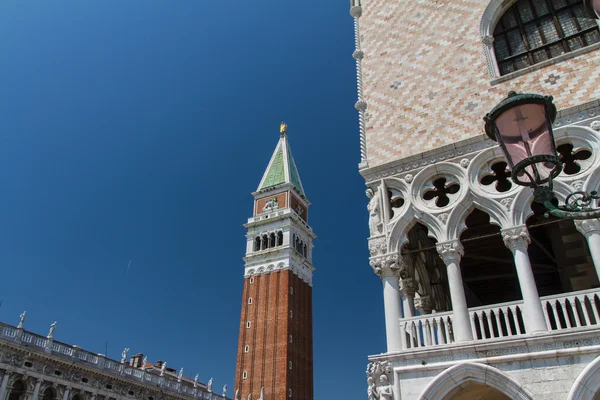 St Mark 's Campanile in Venice, ITALY. — стоковое фото