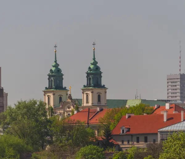 Stare Miasto przez rzeki Wisły malowniczej scenerii w mieście Warszawa, Polska — Zdjęcie stockowe