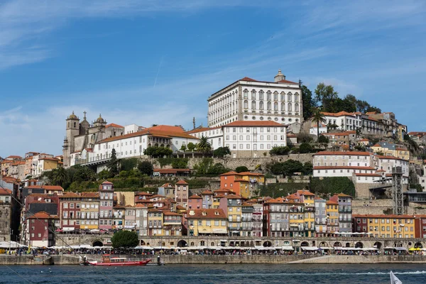 Pemandangan kota Porto di tepi sungai (kuartal Ribeira ) — Stok Foto
