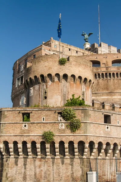 Das mausoleum von hadrian, bekannt als castel sant 'angelo in rom, italien. — Stockfoto