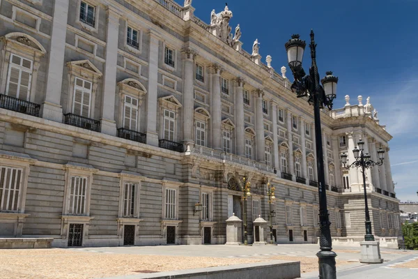 Kungliga slottet i madrid Spanien - arkitekturen bakgrund — Stockfoto