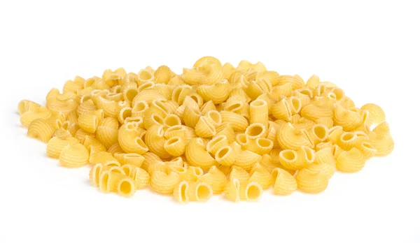 Pasta italiana (macarrones) aislada sobre fondo blanco — Foto de Stock