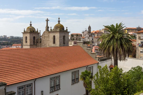 Casco antiguo en Porto (Portugal ) — Foto de Stock