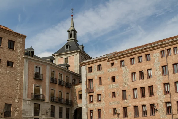 Casa de la Villa в Plaza de la Villa, Мадриді, Іспанія. Сидінням з Ci — стокове фото