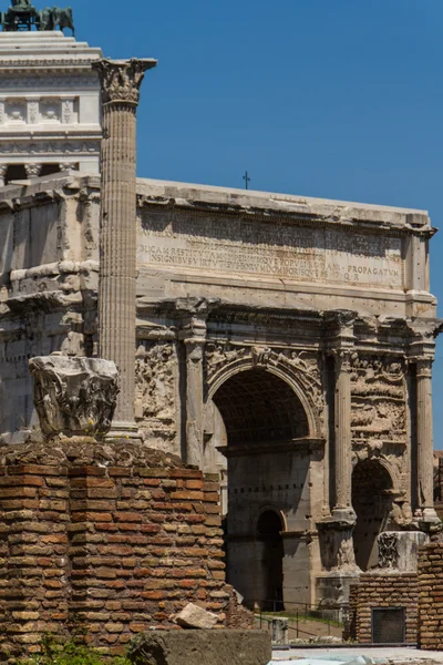 Ruínas romanas em roma, fórum — Fotografia de Stock