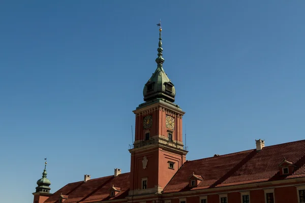 Warsaw, Lengyelország. régi town - híres királyi vár. UNESCO Világörökség. — Stock Fotó