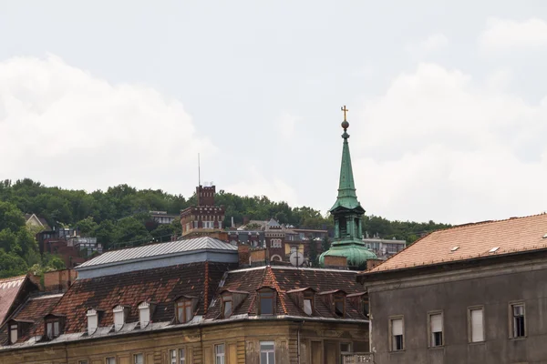 Bâtiments typiques du XIXe siècle dans le quartier du château de Buda à Budape — Photo