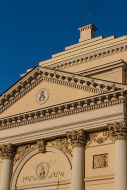 Varşova, Polonya. Saint anne neoklasik Kilisesi eski kasaba Mahallesi. UNESCO Dünya Mirası.