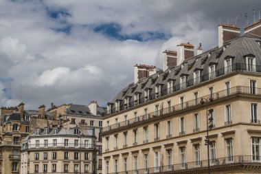 Paris - Haziran 7: louvre louvre müzesinde 7 Haziran 2012 tarihinde bina