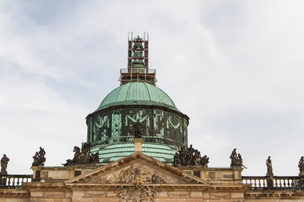 El nuevo palacio del parque real de Sanssouci en Potsdam, Alemania — Foto de Stock