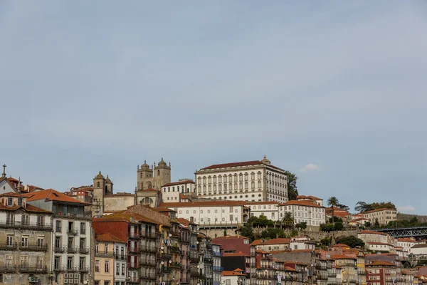 Vista de la ciudad de Oporto en la orilla del río (barrio de Ribeira ) — Foto de Stock