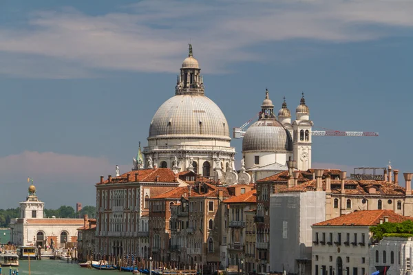 De Basilica di santa maria della salute in Venetië — Stockfoto