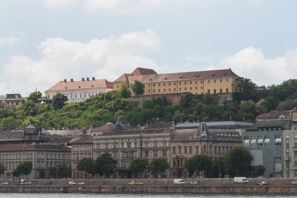 Typical buildings 19th-century in Buda Castle district of Budapest — Stock Photo, Image