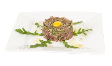 Steak tartare ile yumurta