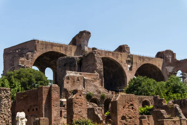 Ruínas romanas em roma, fórum — Fotografia de Stock