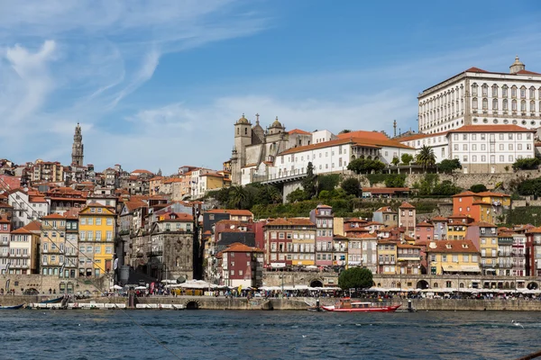 :View of Porto city at the riverbank (Ribeira quarter) — Stock Photo, Image