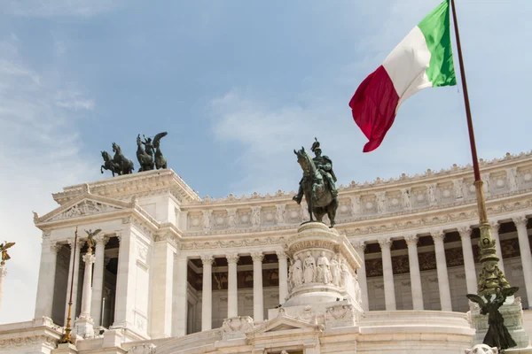 Equestrian monument to Victor Emmanuel II near Vittoriano at day — Stock Photo, Image
