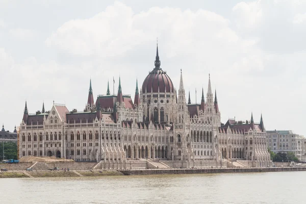 Budapest, l'edificio del Parlamento (Ungheria ) — Foto Stock