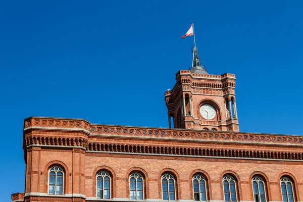 Prefeitura de Berlim: Rote Rathaus em Alexanderplatz — Fotografia de Stock