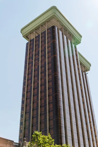 Två byggnader på torget columbus — Stockfoto