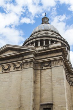 Paris'te bina Panteon
