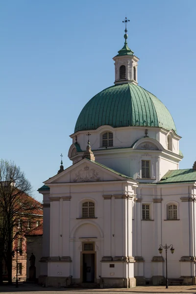 Igreja de São Kazimierz na Praça da Cidade Nova em Varsóvia, Polônia — Fotografia de Stock