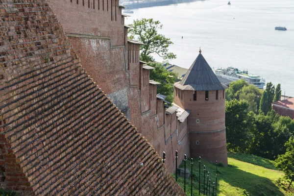 Yaz aylarında Nijniy novgorod, Kremlin duvarı. Rusya — Stok fotoğraf