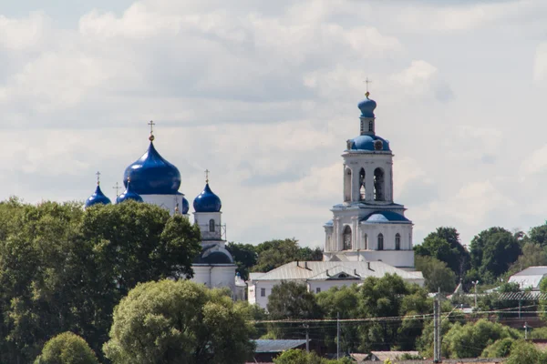 Prawosławie klasztor w bogolyubovo — Zdjęcie stockowe